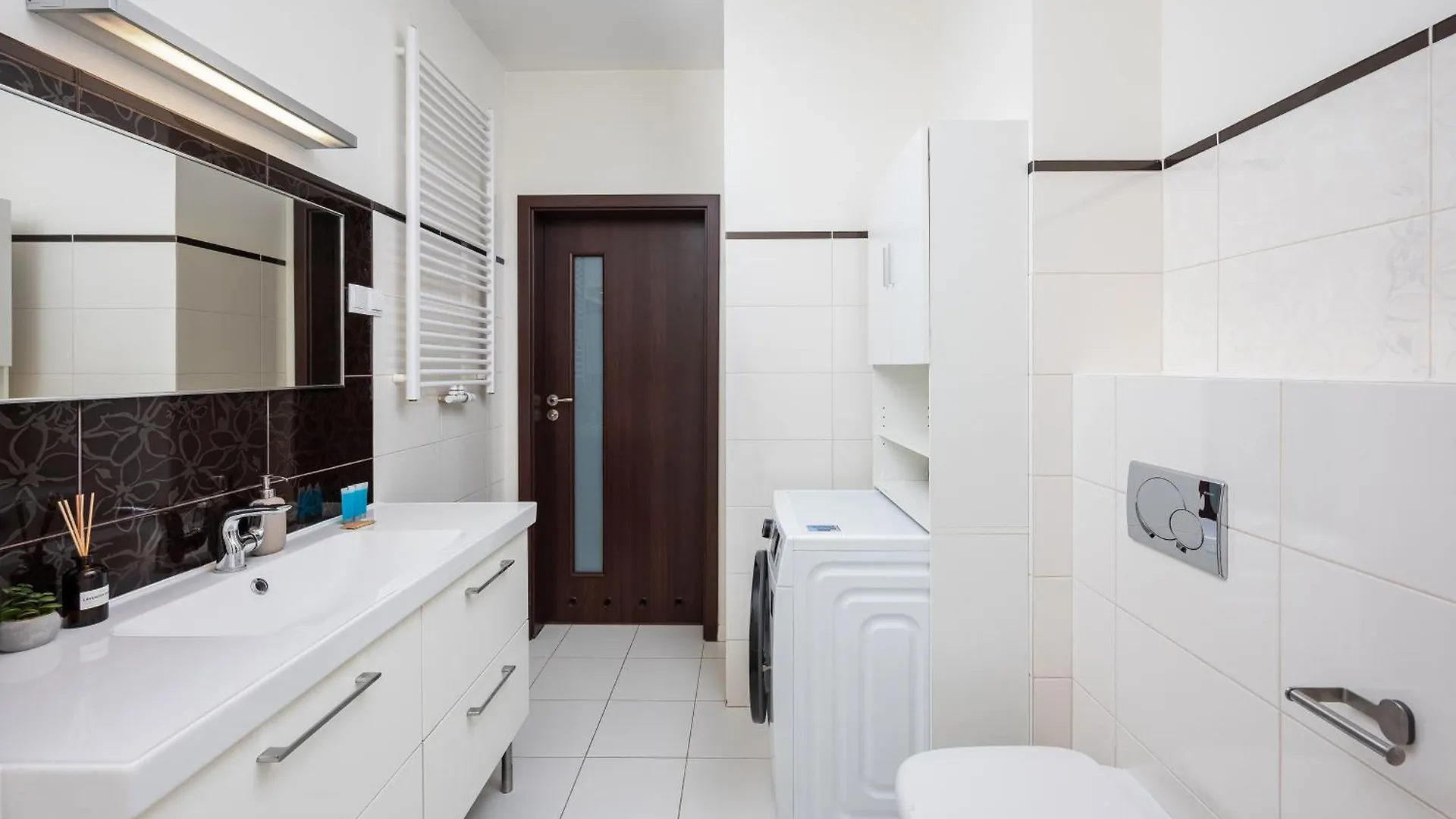 Metro Mlynow Homely Apartment Warsaw 0*,